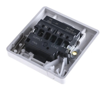 MK Electric K330 WHI одноклавішний вимикач з запобіжником, 13A